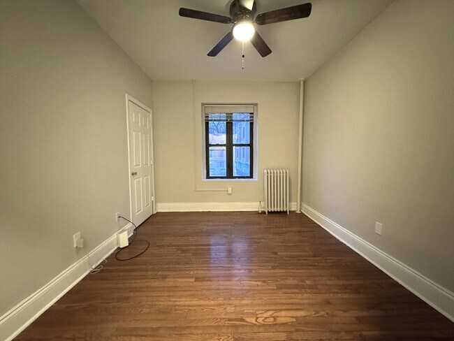 Building Photo - 4 Langmaid Ave