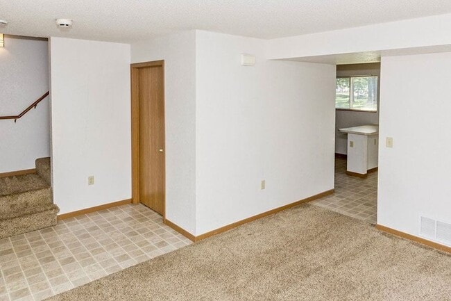 Building Photo - CHARTER OAKS TOWNHOMES