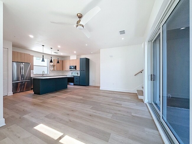 Building Photo - 336 14th St N