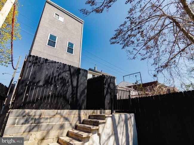 Building Photo - 4680 Canton St