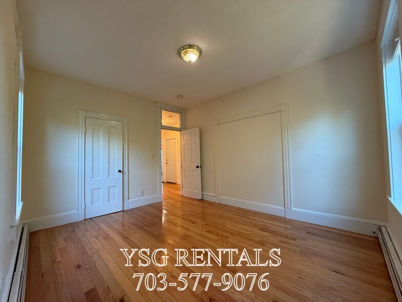 Building Photo - 34 Calumet St