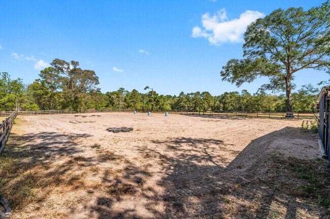 Building Photo - Country Living Rental on 26+ Acres!