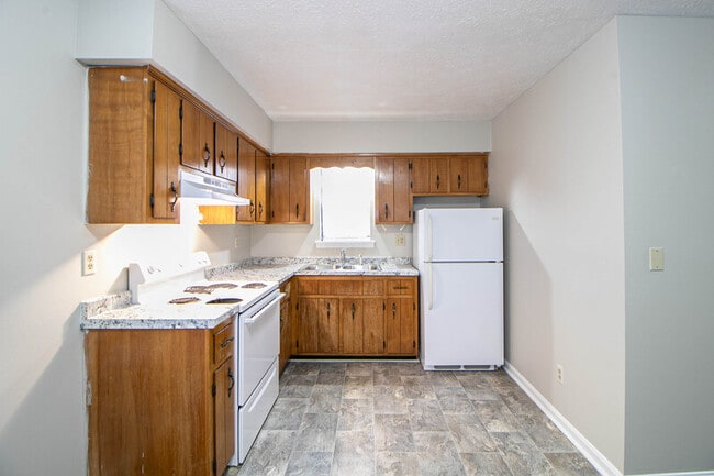 Building Photo - 17-417 Thompsonville Ln