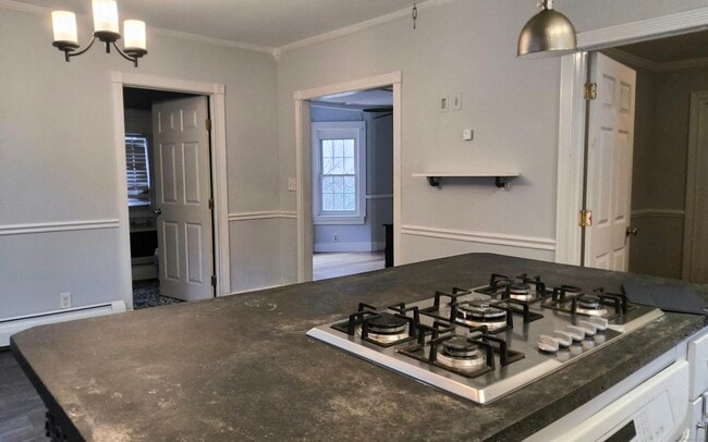 Building Photo - 204 Main St