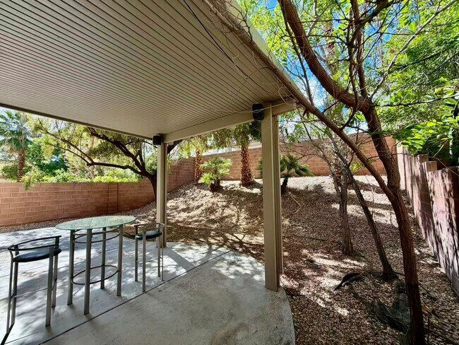 Building Photo - Beautiful and well-maintained two-story home in summerlin