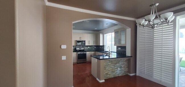 Building Photo - Beautiful House in the Lovely Fair Oaks Ra...