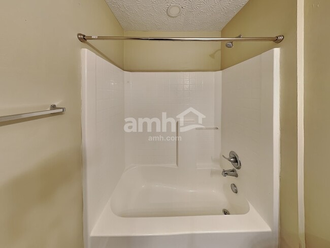 Building Photo - 8 Danielson Cir