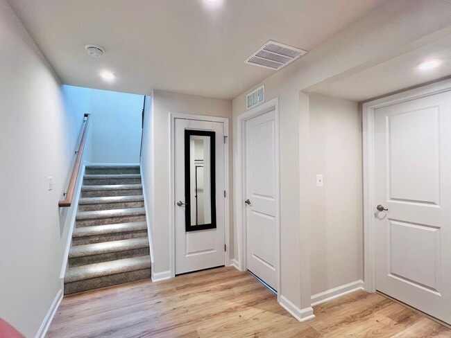 Building Photo - MINUTES TO VRE AND ALL THE CONVENIENCES OF...