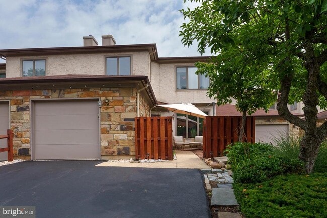 Building Photo - 9 Woodmont Dr