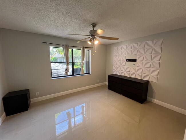 Building Photo - 3370 Beau Rivage Dr