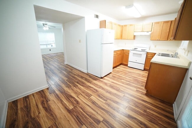 Building Photo - 2555 Chateau Ln