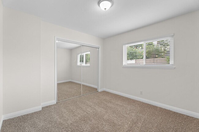 Building Photo - 17551 Misty Ln