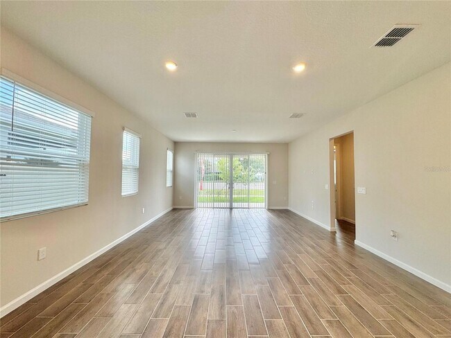 Building Photo - 656 Hennepin Lp