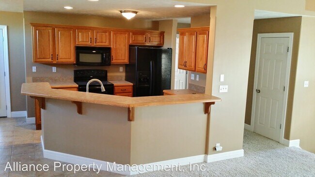 Building Photo - 5 br, 3 bath House - 8739 William Dr.