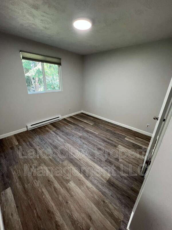 Building Photo - 1099 Woolsey Dr