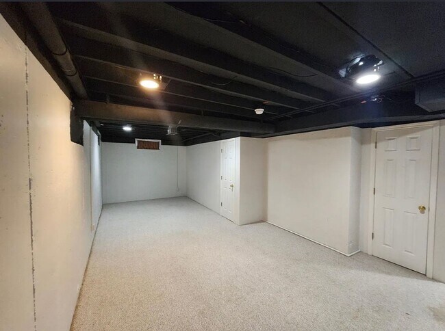 Building Photo - 4200 Blue Teal Pl