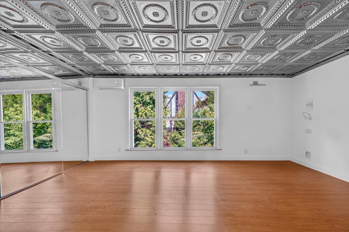 Building Photo - 1155 Webster Ave