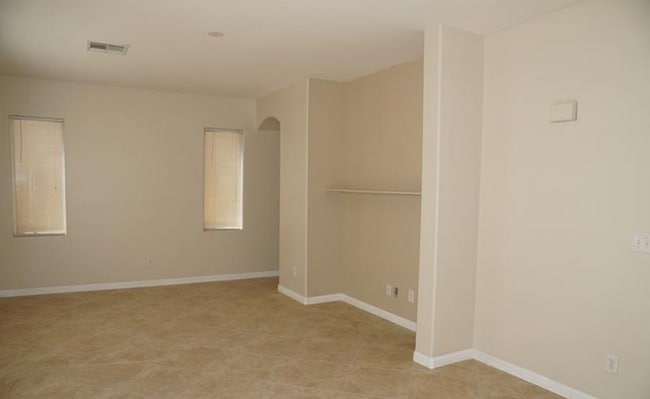 Building Photo - 5447 W Hasley Canyon Ave