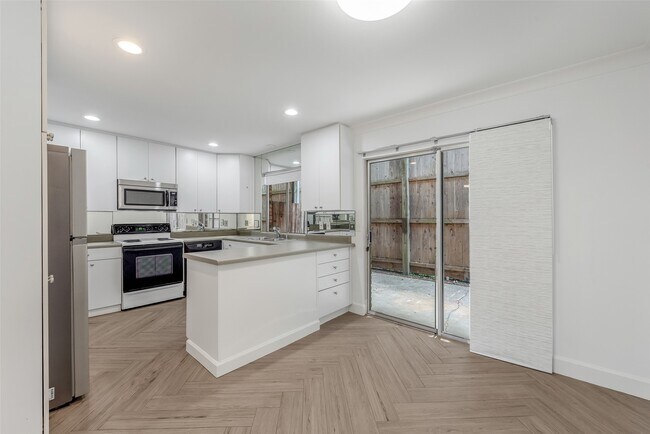 Building Photo - 4040 San Felipe St