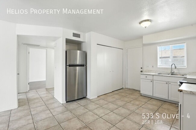 Building Photo - 533 S Olive-4