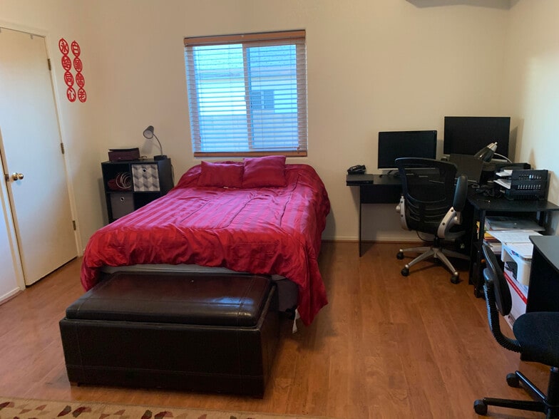 Master Bedroom - 113 Buffalo Dr