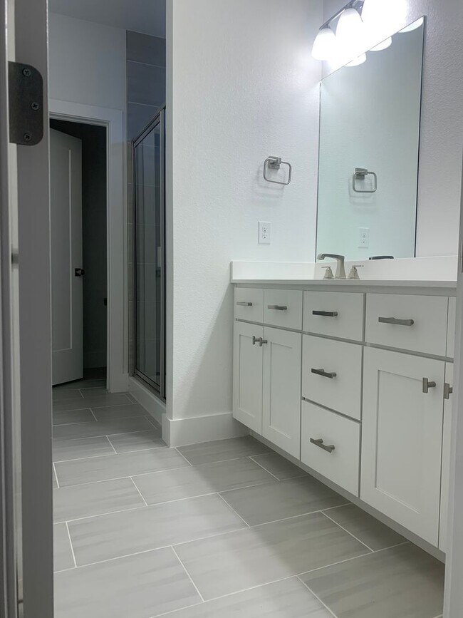 Building Photo - Available For Immediate 6 Month Or Shorter Lease