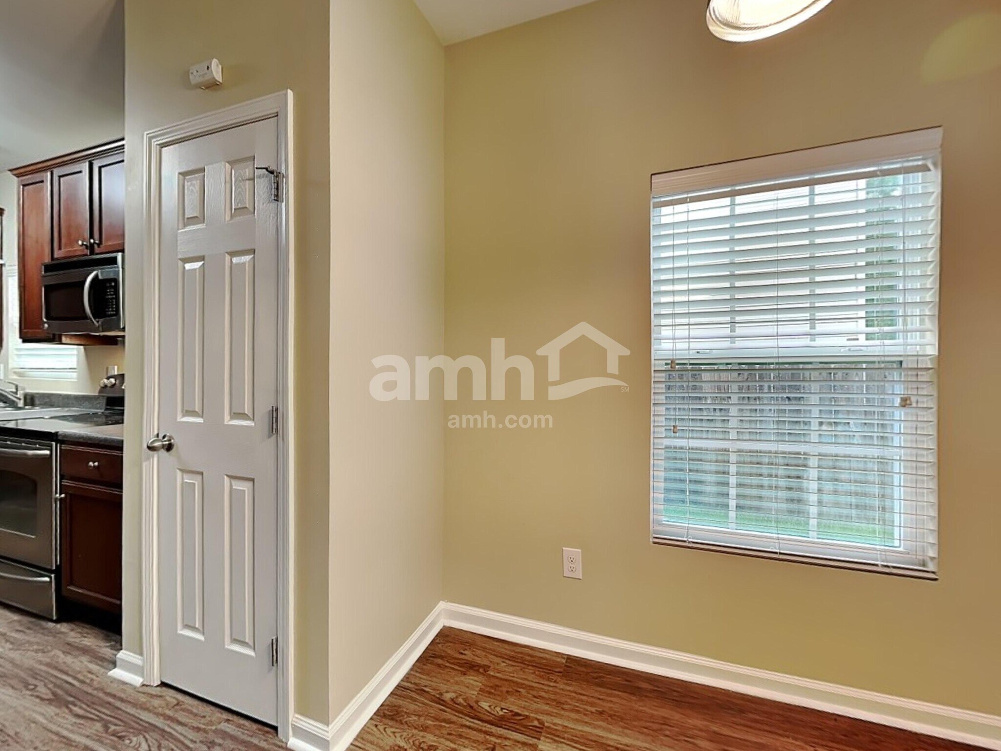 Building Photo - 3120 Genlee Dr