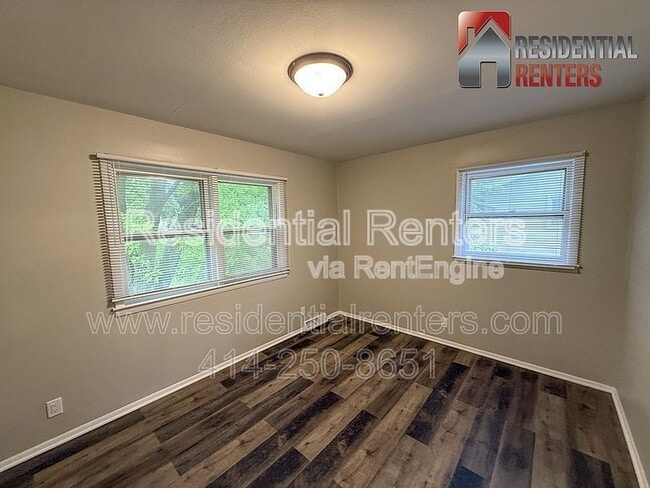 Building Photo - 5826 N 117th St