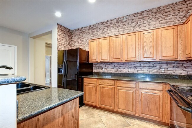 Building Photo - 4 bedroom 2 bath home in Highlands Ranch neighborhood in Chino Valley