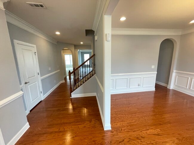 Building Photo - Crutcher Station home off Station Camp Blvd!