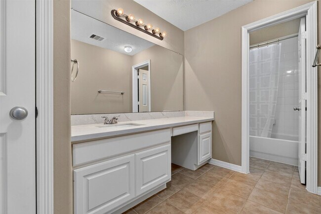 Building Photo - 14519 Basalt Ln