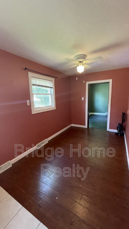 Building Photo - 507 Cherry St
