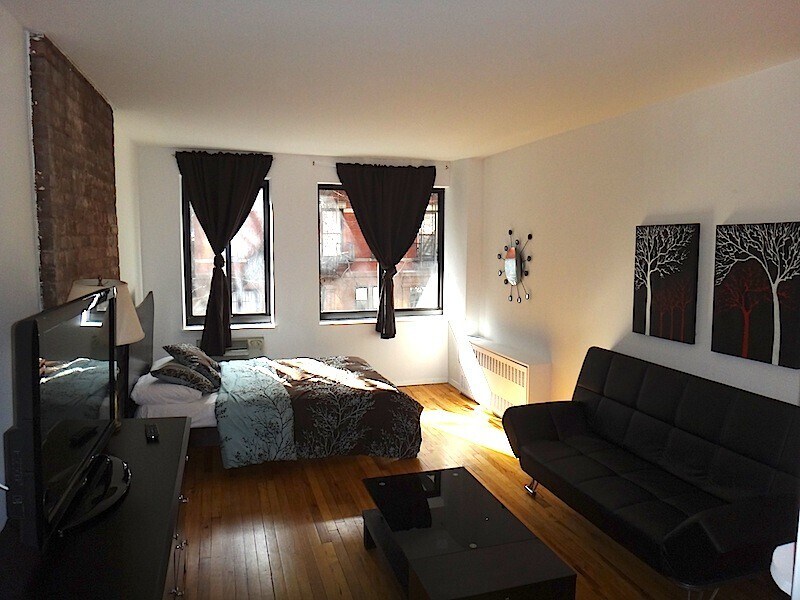 Building Photo - 165 E 89th St