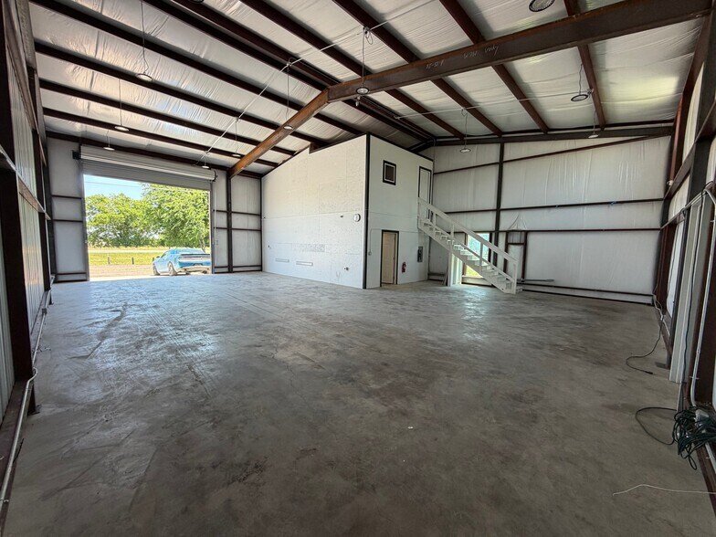 Building Photo - 4072 Old Lorena Rd