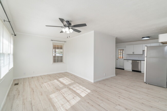 Building Photo - 331 Sarvis Dr