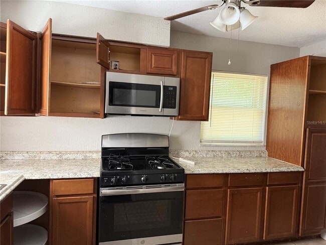 Building Photo - 3125 Ruby Dr