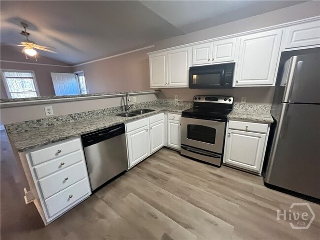 Building Photo - 547 Rustwood Dr