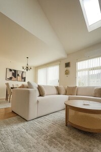 Building Photo - 1142 E Wilson Ave