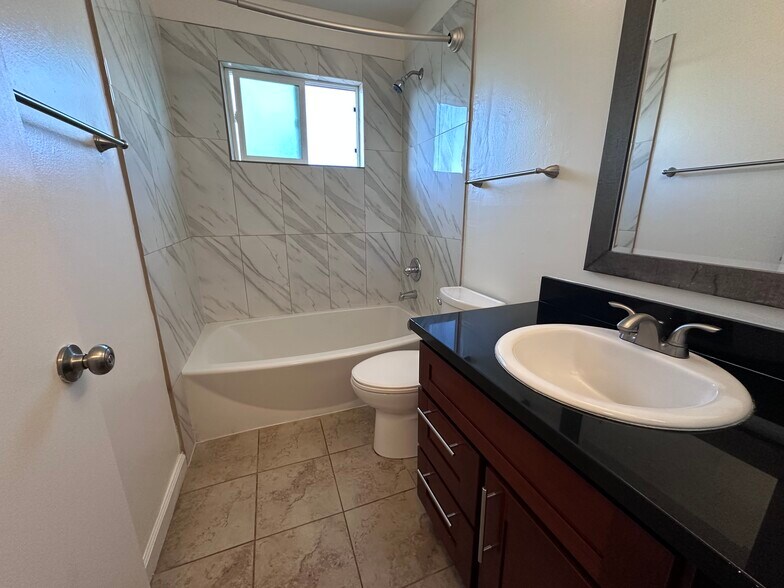 Building Photo - 3685 Cape Cod Ct