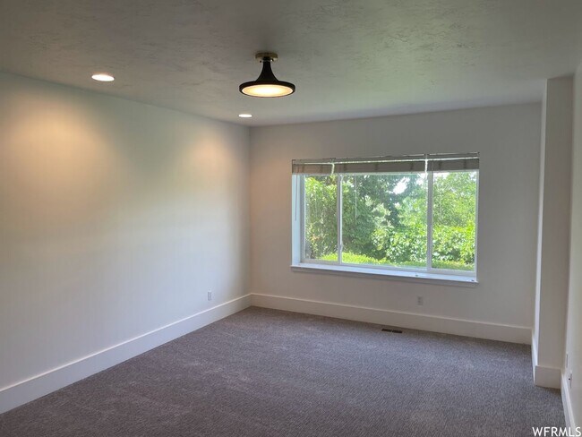 Building Photo - 4100 Sqft Gorgeous Home with Amazing Temple and Valley Views