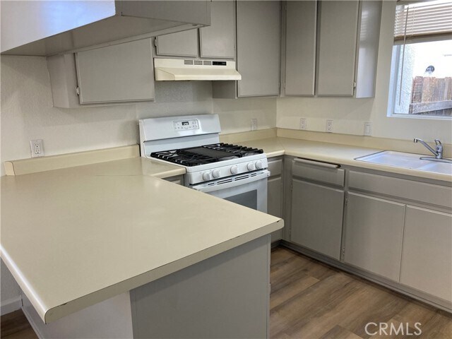 Building Photo - 28601 Calle Del Lago