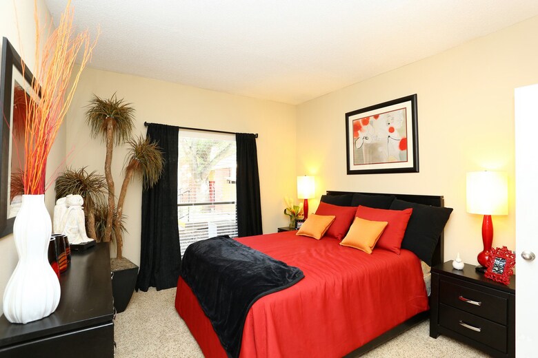 Building Photo - 1003 Justin Ln