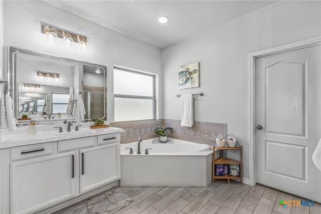 Building Photo - 5107 La Piedra Ln