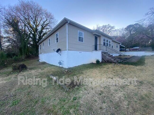 Building Photo - 620 Lee Rd