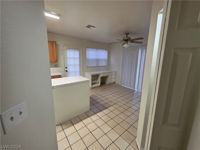 Building Photo - 6561 Avon Ct