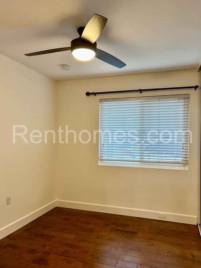 Building Photo - 4544 Jutland Dr