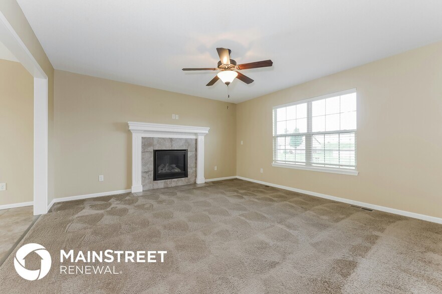 Building Photo - 202 Golfview Dr