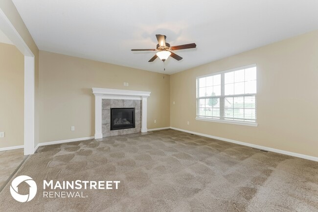 Building Photo - 202 Golfview Dr