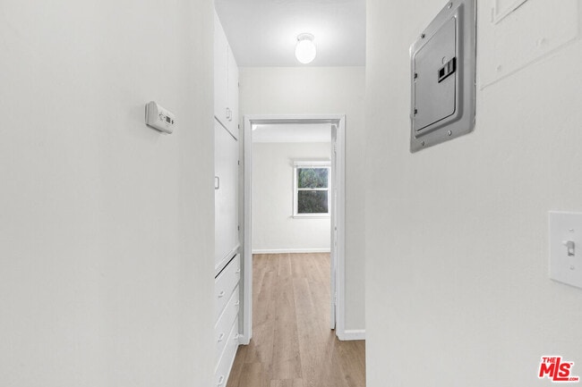 Building Photo - 1042 Sonora Ave