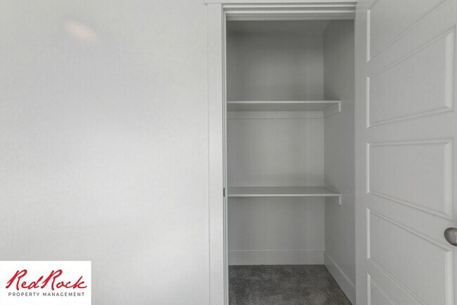 Building Photo - Innovative Design! 4 Bedroom Home in the Beautiful Desert Playa Community